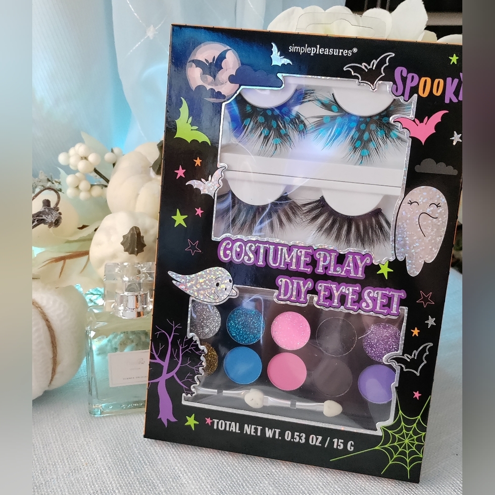 🌸 NIB - Costume Play DIY Eye Set